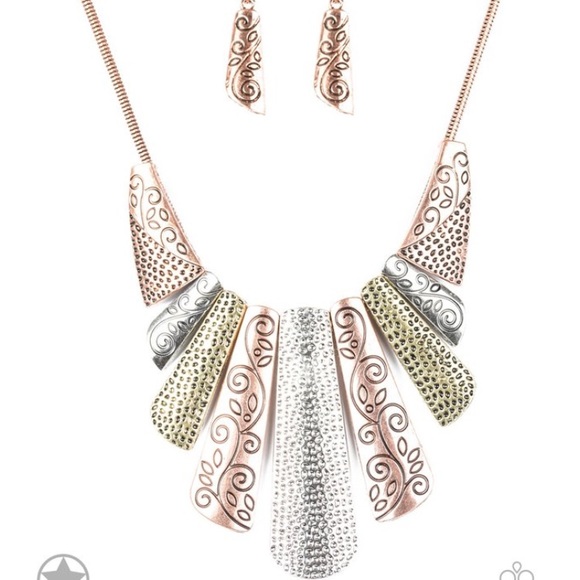 💎 2/$13💎 👗HP👗 Untamed Necklace - Picture 1 of 4